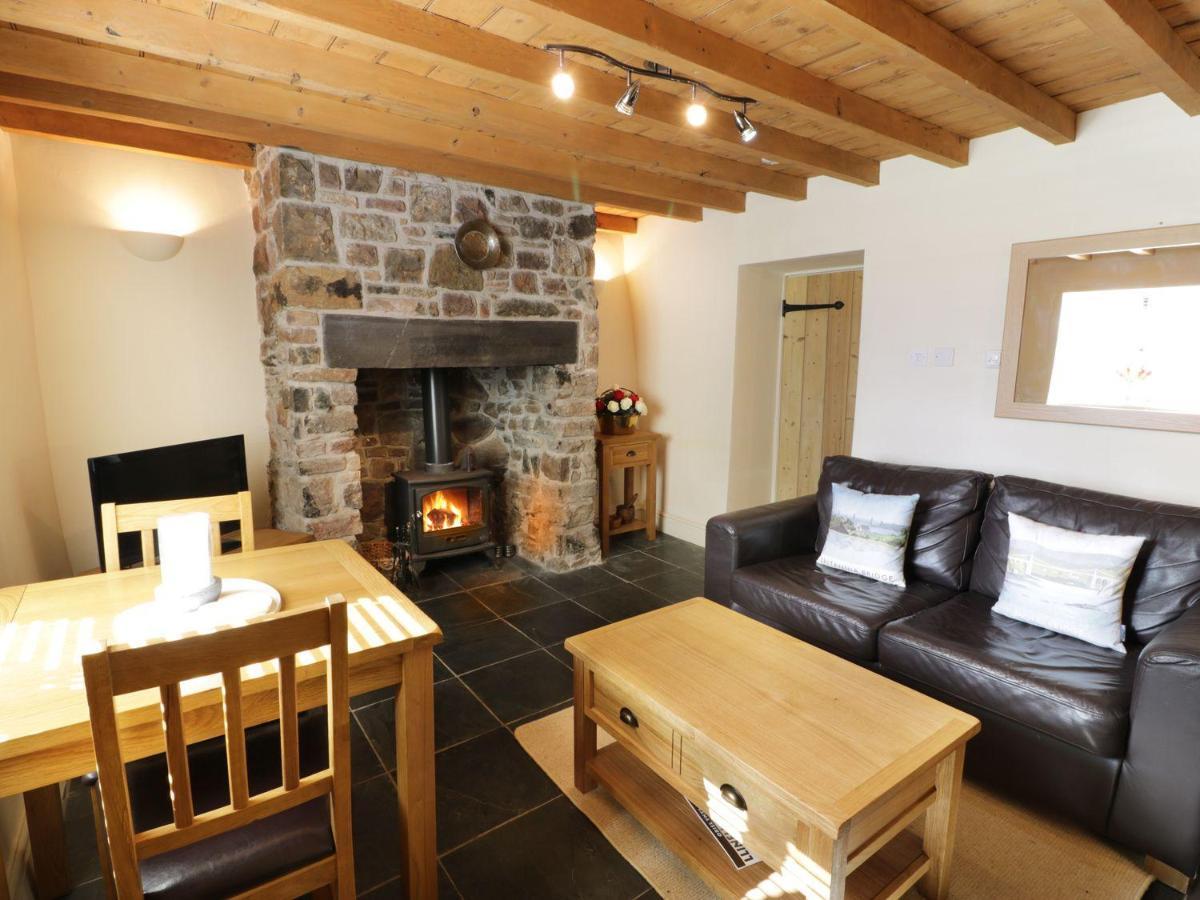 Llanfairpwllgwyngyll Menai Cottage מראה חיצוני תמונה