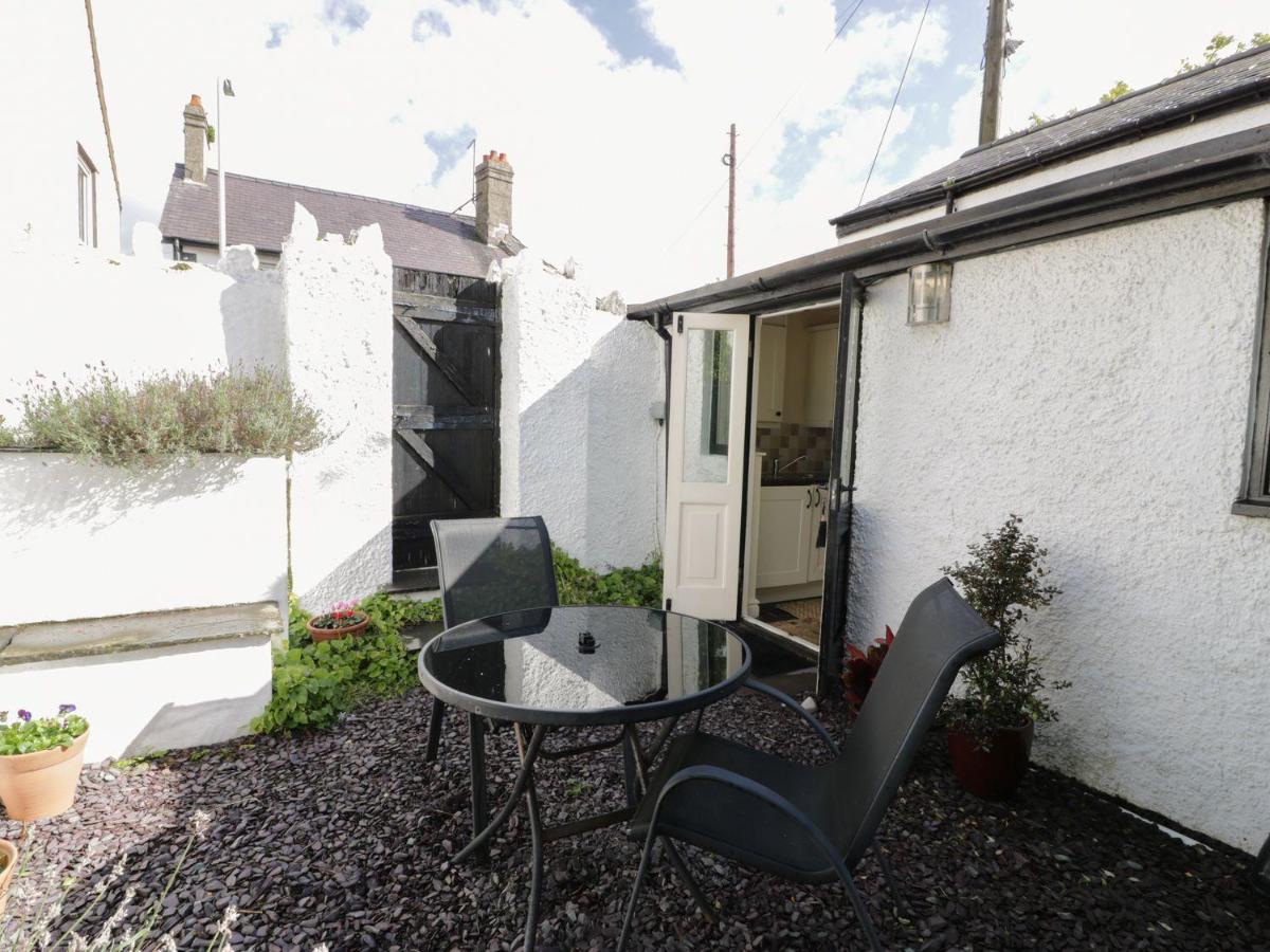 Llanfairpwllgwyngyll Menai Cottage מראה חיצוני תמונה